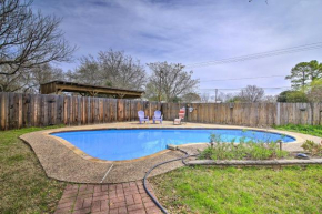 Poolside Oasis 1 Mile to Downtown Fredericksburg!